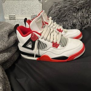 jordan 4s fire red